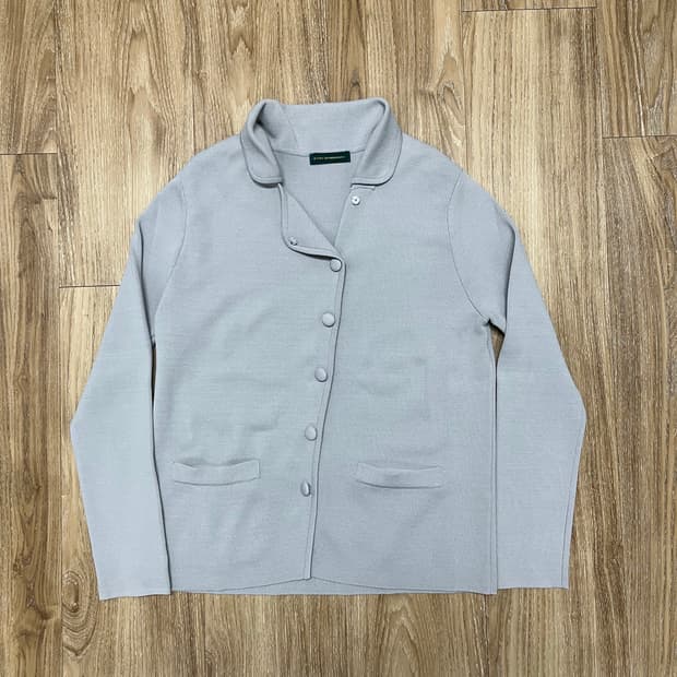 코스모폴리탄 줄라이 예지스 LCVY 카라넥 가디건