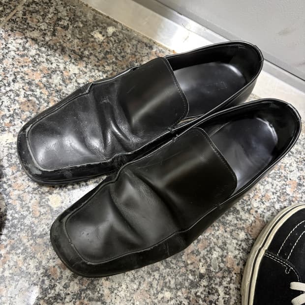 프라다 로퍼