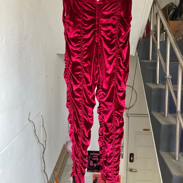 레드 벨벳 셔링 팬츠