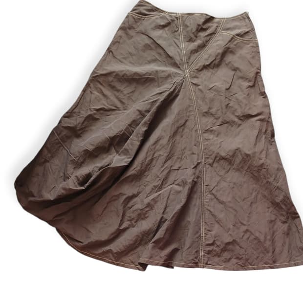 센소유니코 모카 언발 셔링 스커트 