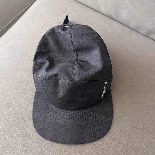 살로몬 에어로 서큘 런 캡 차콜 OS