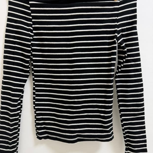 아워캐비넷 오프숄더