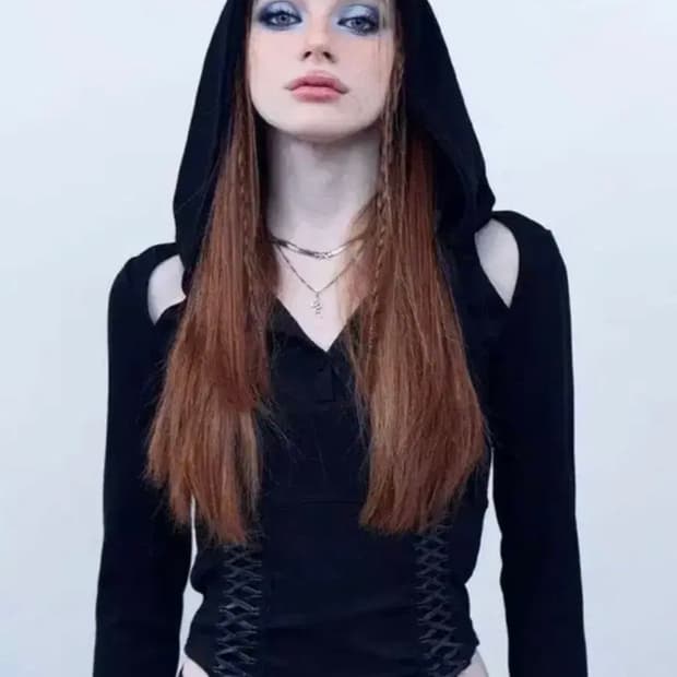 힐다 코르셋 후디