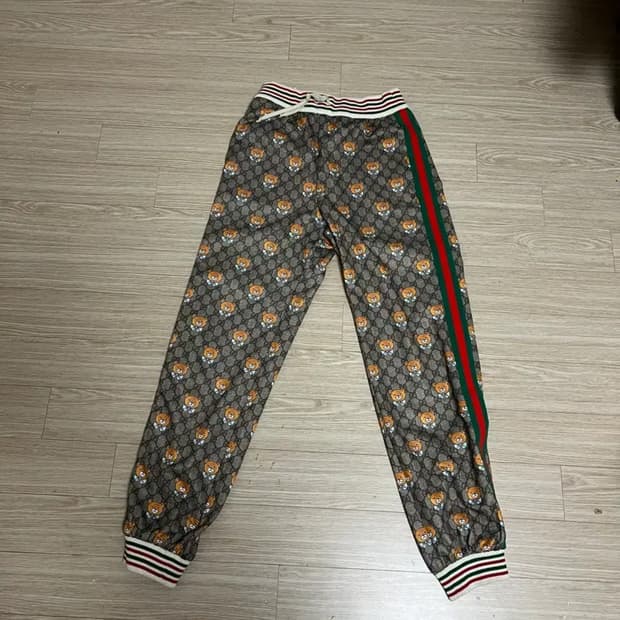 철딱서니 없는 부잣집 아들 스타일 구찌 카이 한정판 조거팬츠