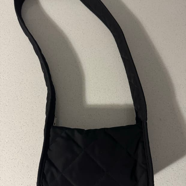 코스 다이아몬드 퀼티드 미니 크로스백