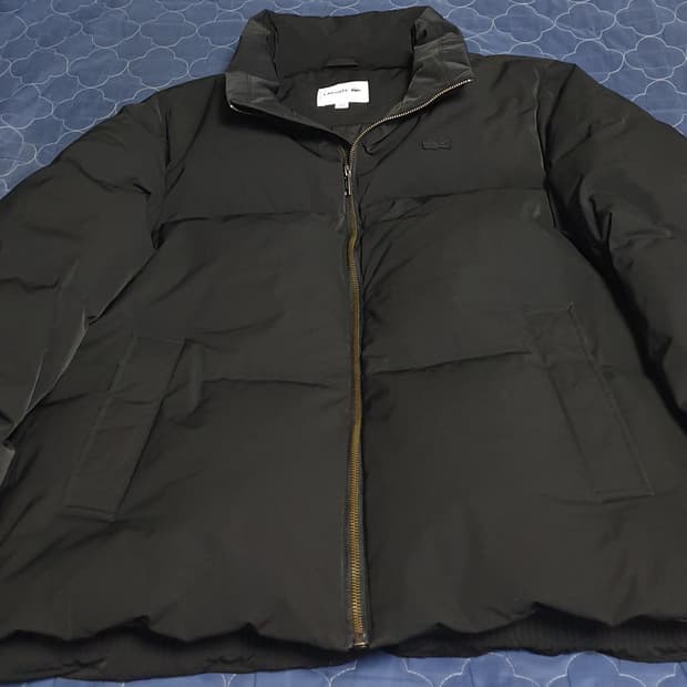 (23FW) 라코스테 하이넥 구스다운 숏 파카 블랙 (M) BH850E