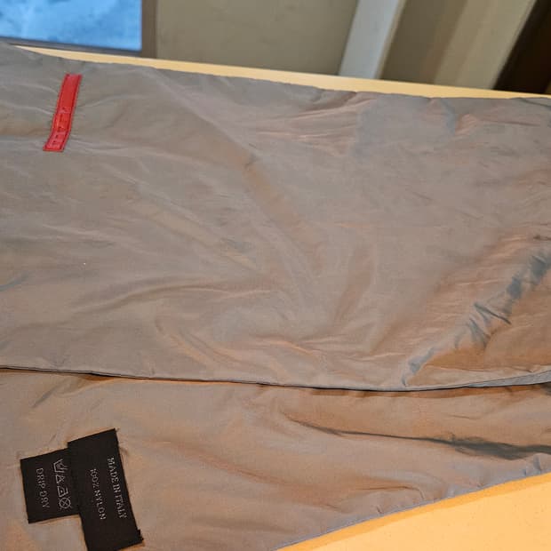 프라다 스포츠 나일론 머플러