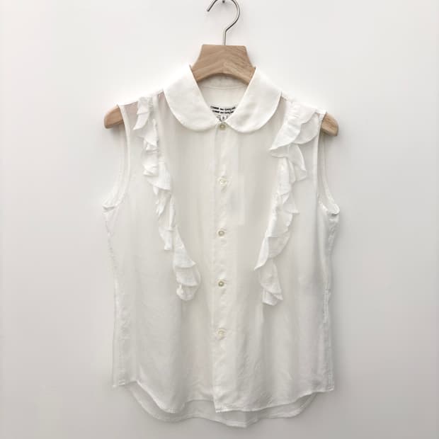 SLEEVELESS SHIRT