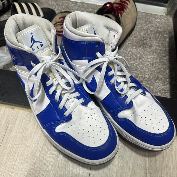 (W) Jordan 1 Mid White Hyper Royal