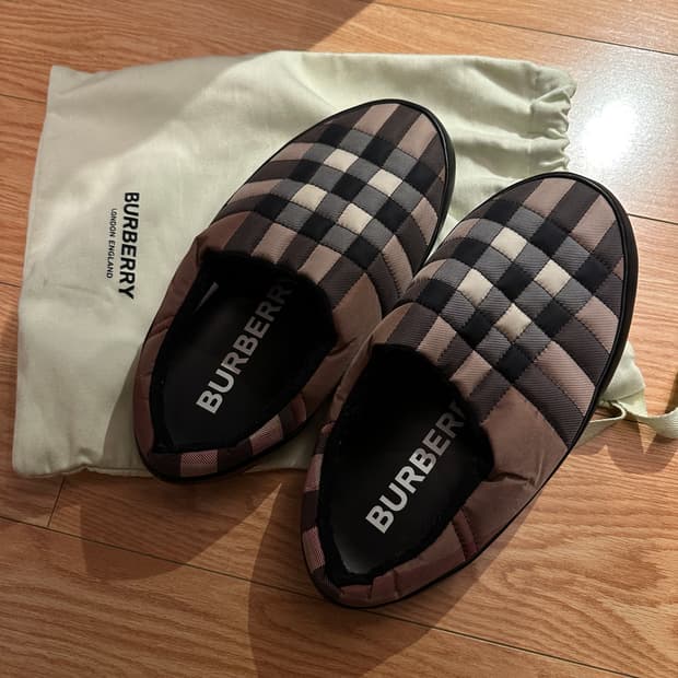버버리 뮬 실내외 겸용 슬리퍼