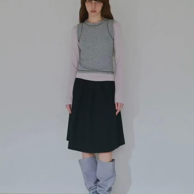 밀로우먼 컷오프 플리츠 스커트 블랙