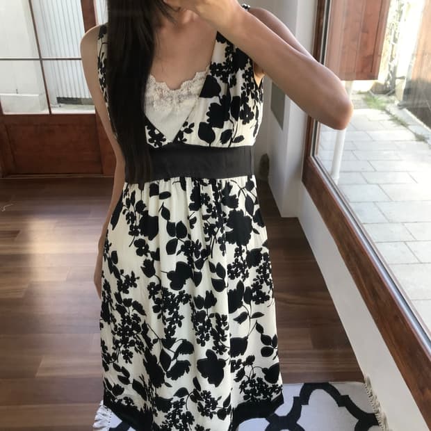vintage deep v-neck pattern dress