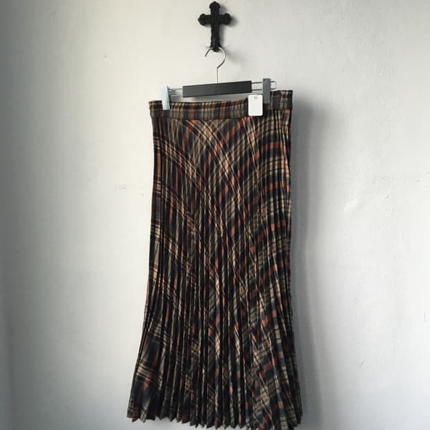 Check pattern pleats skirt
