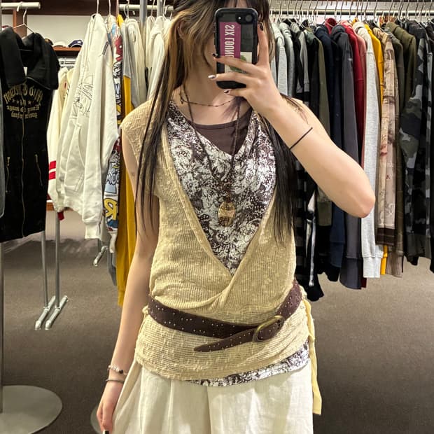 OS)Japanese vintage 여성 벨트 디테일 펀칭 나시