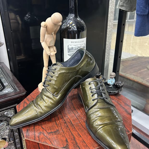 돌체앤가바나 이탈리안 올리브 페이턴트 더비슈즈 size260-265