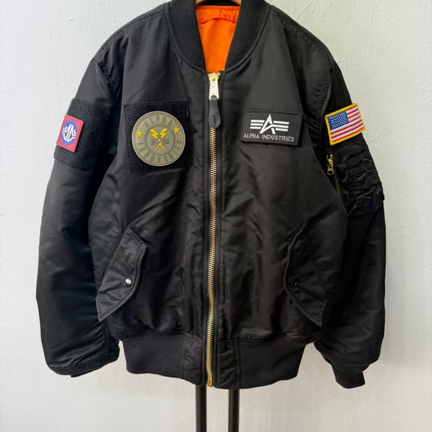 정품) 알파인더스트리 MA-1 블랙 패치 봄버 자켓 S