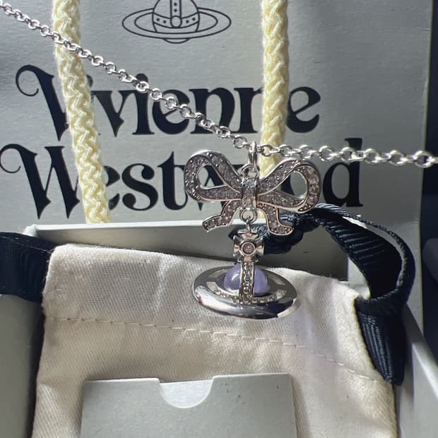 비비안웨스트우드 옥타비에 리본 목걸이