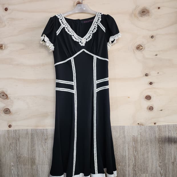 1056) 매긴나잇브리지 레이스 포인트 원피스