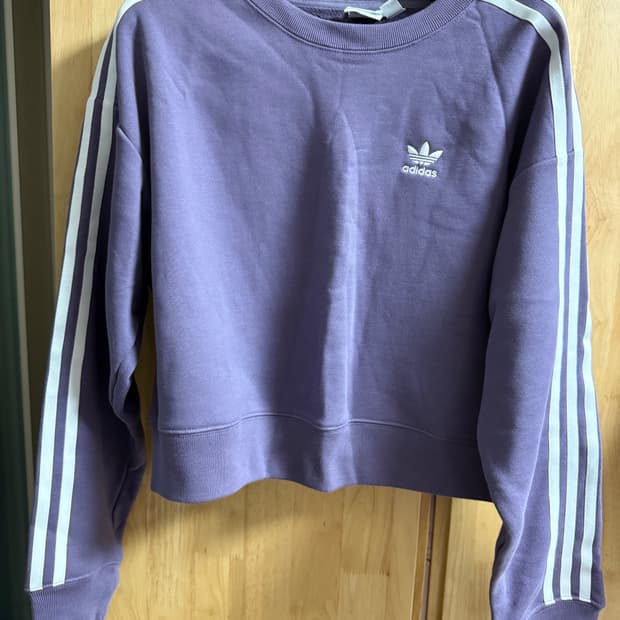 아디다스 크롭 맨투맨