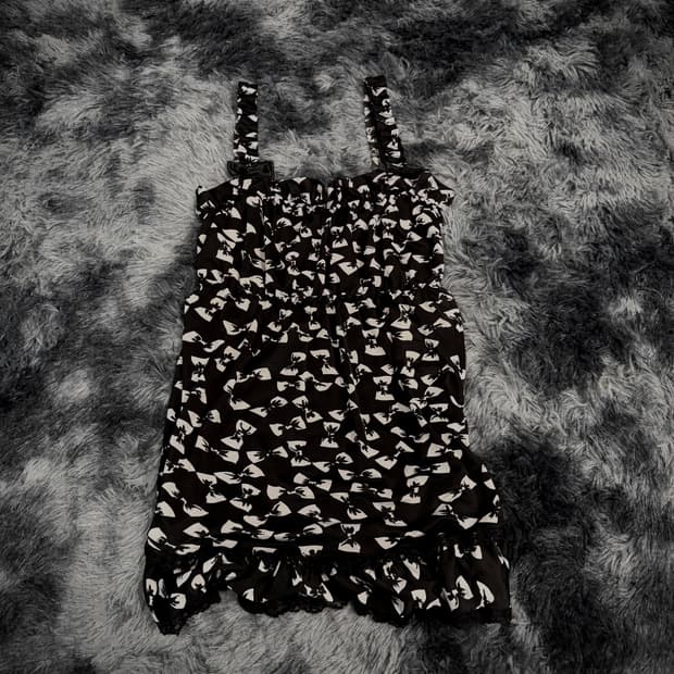 블랙 리본 패턴 캉캉 슬리브리스