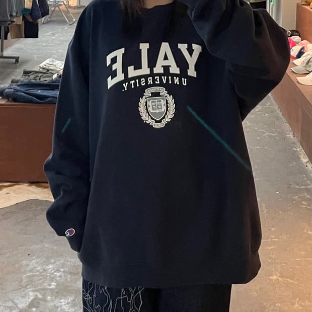 챔피온 예일 빅로고 컬리지 네이비 스웻셔츠 H2102