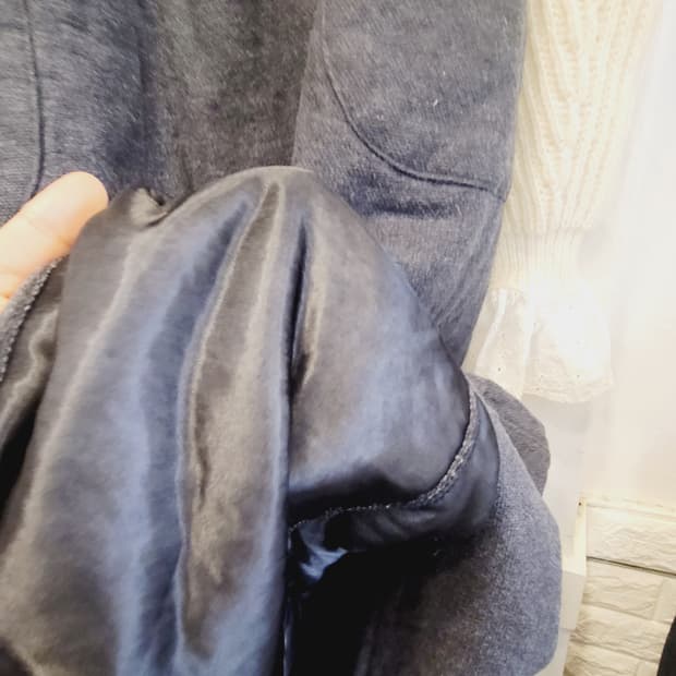 펀칭자수 레이스프릴 니트. 본딩 항아리 스커트