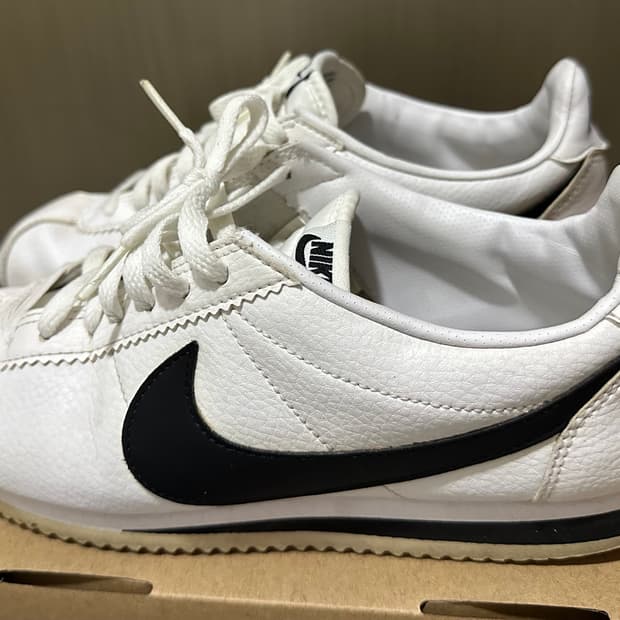 나이키 코르테즈 남성 화이트 블랙 255사이즈