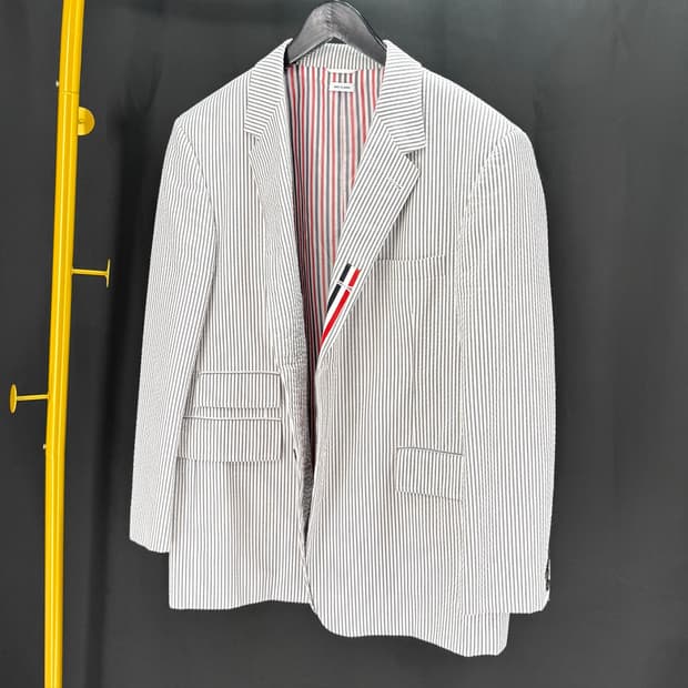 [4사이즈] 톰브라운 스트라이프 시어서커 블레이저 (MJC328E)