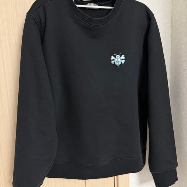 디올 카우스 꿀벌로고 맨투맨