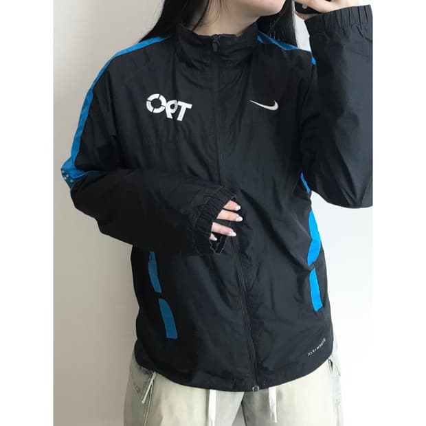 나이키 트레이닝 바람막이 L
