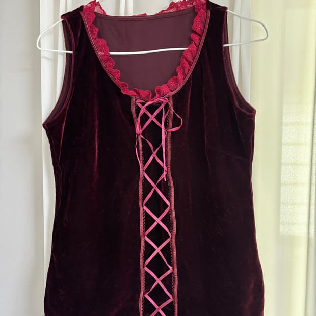 코스모폴리탄 벨벳 리본 슬리브리스