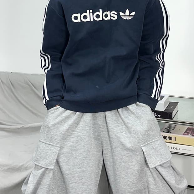 아디다스 빅로고 맨투맨 M