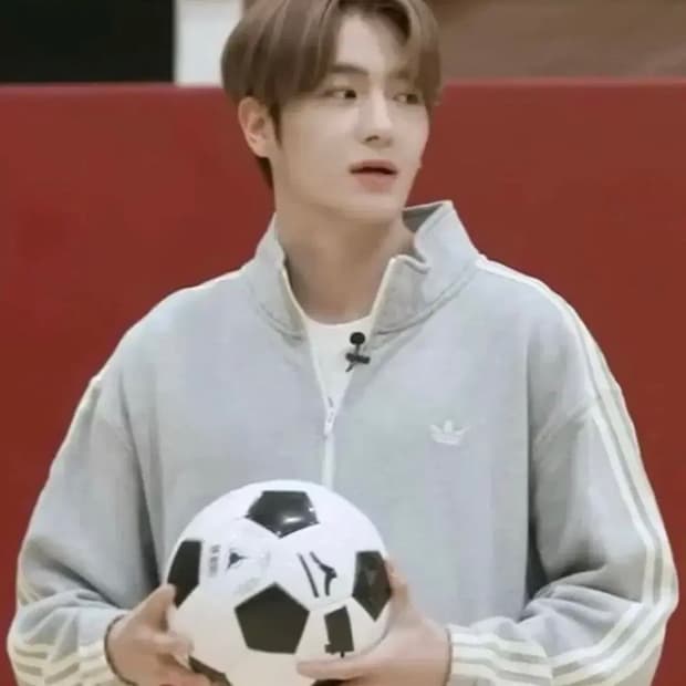 아디다스 스케이트보딩 트랙탑