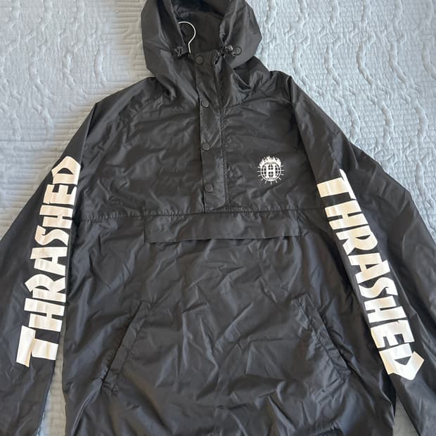 허프x트레셔 콜라보 바람막이 