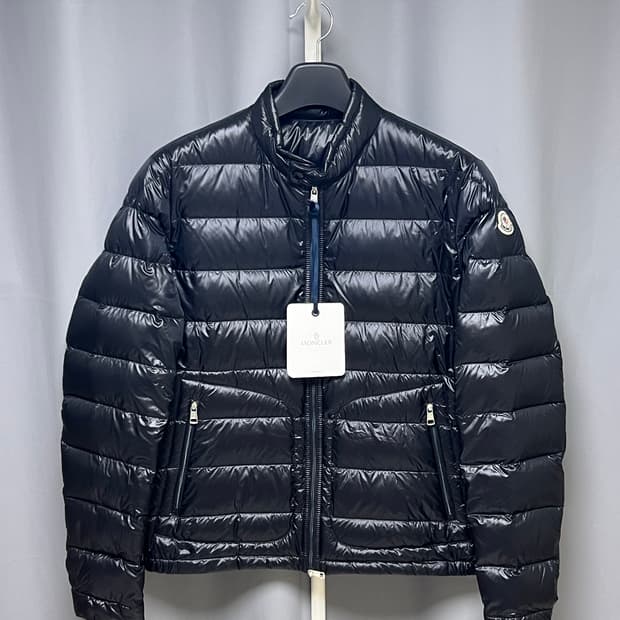 [정품] 25FW 4size 몽클레어 아코루스 경량패딩 블랙