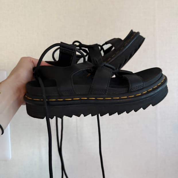 닥터마틴 나틸라 샌들 24641001