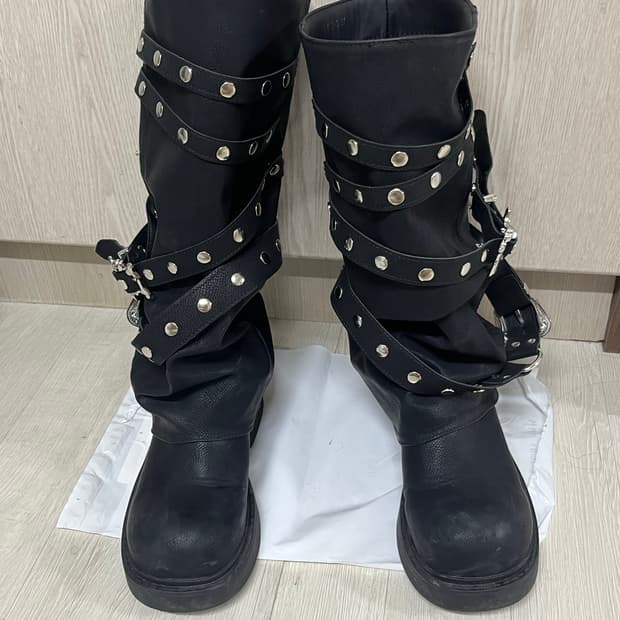 모어나더 유니크 힙 버클 체인 와이드 롱 부츠