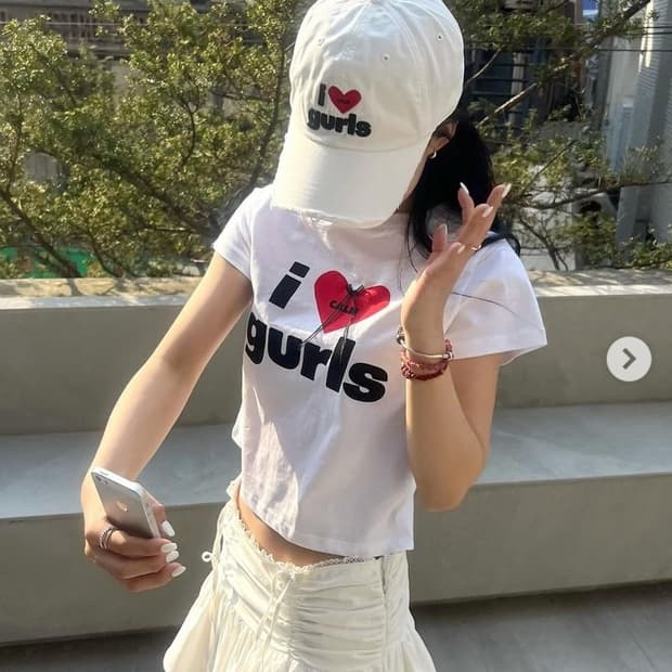 에즈이프캘리 gurls 크롭 반팔티셔츠 글로니 aeae