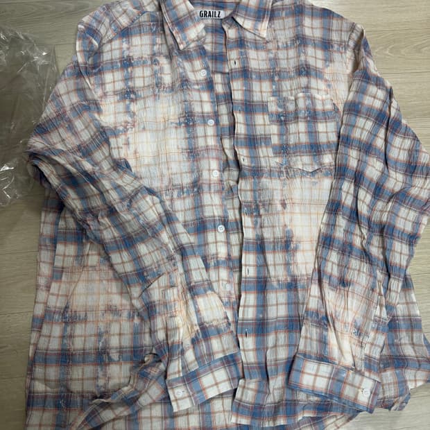 [OS] 그레일즈 블리치드 셔츠