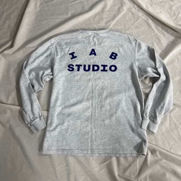 아이앱스튜디오 롱슬리브 그레이 L