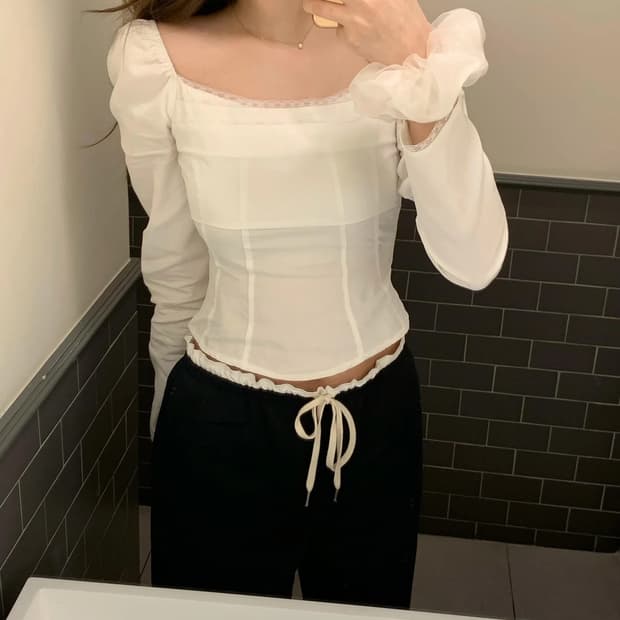 제니오 클린스퀘어 레이스 블라우스