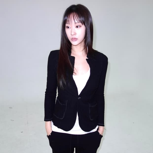 미니멀 블랙 펠트 자켓