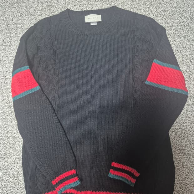 구찌 스웨터 100(XL)