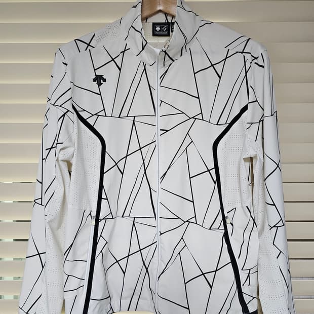 데상트 골프 패턴 집업자켓 100(L)