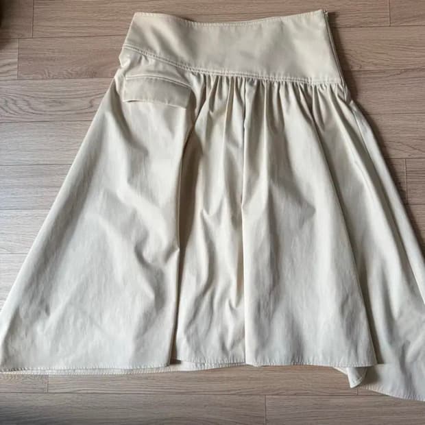 에토스 원 포켓 미디 스커트 L