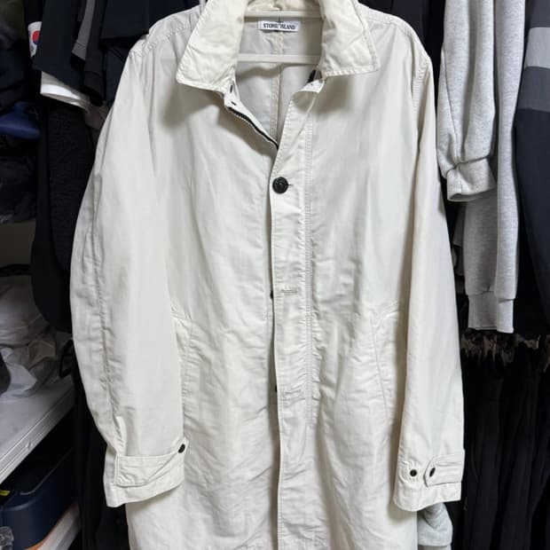스톤아일랜드 마이크로랩스 화이트 자켓