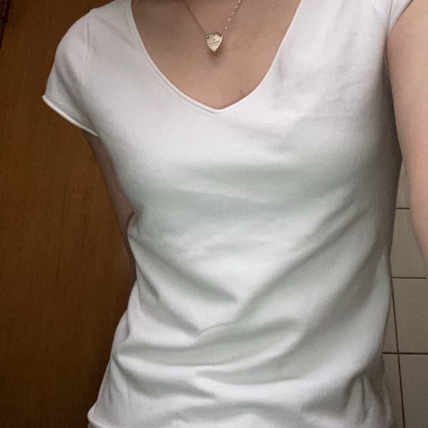 theory luxe 흰 나시티