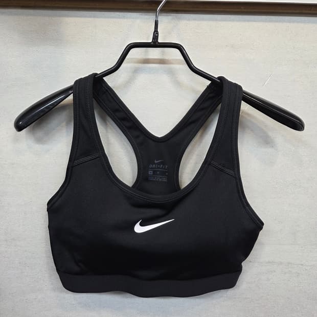 나이키 드라이핏 스우시 스포츠 브라탑 m