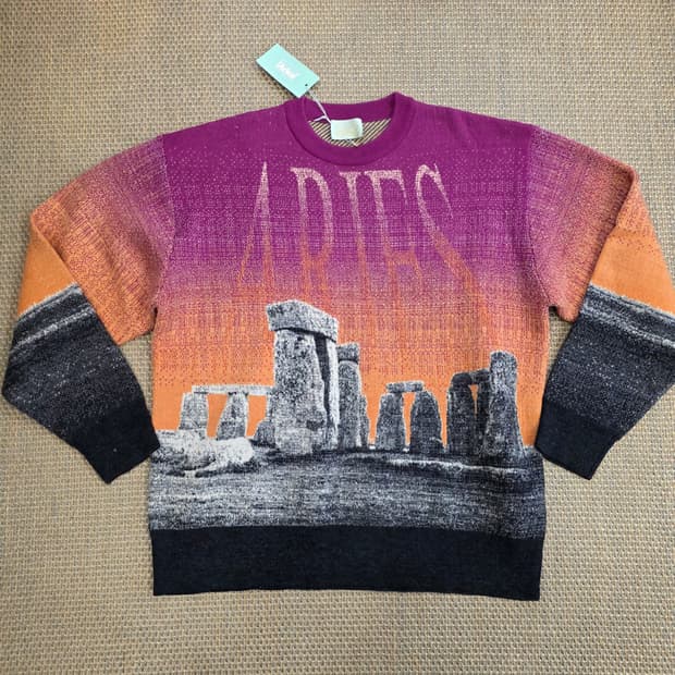 Aries 스톤헨지 석양 최상급 니트 스웨터
