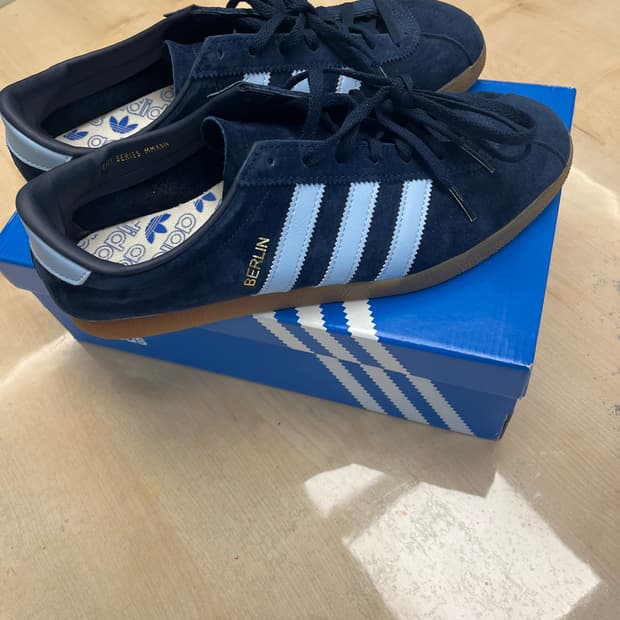 아디다스 베를린 270